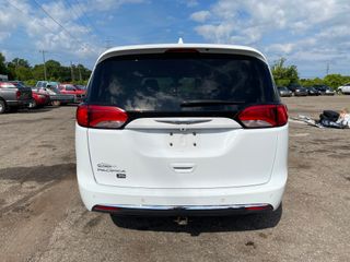 2020 Chrysler Pacifica 35th Anniversary Touring L - Exterior Rear Center Image